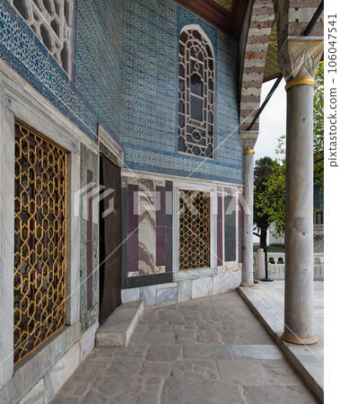 Baghdad Kiosk, at the Fourth Courtyard of Topkapi Palace, decorated with floral blue mosaic tiles, Istanbul, Turkey Baghdad Kiosk, at the Fourth Courtyard of Topkapi Palace, decorated with floral blue mosaic tiles, Istanbul, Turkey 106047541