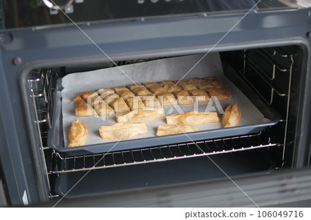 open electric oven at home 106049716