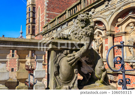Statue of lion at the entrance to Frederiksborg castle in Hillerod, Denmark Statue of lion at the entrance to Frederiksborg castle in Hillerod, Denmark 106050315
