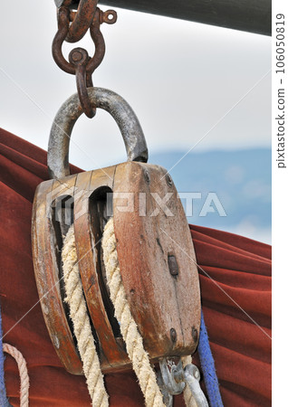 Old sailing equipment 106050819