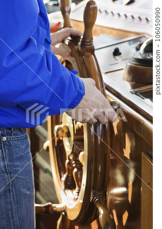 Captain Captain 106050990