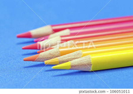 Coloured pencils Coloured pencils 106051011