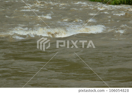 颱風過後的河流 106054828