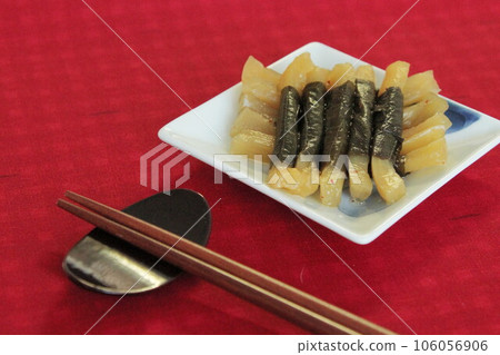 Perilla roll radish 106056906