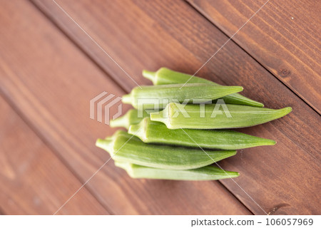 新鮮的秋葵 新鮮的秋葵 106057969