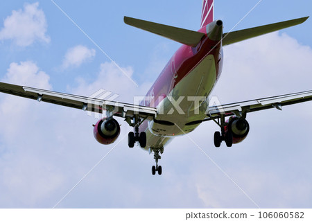 Passenger plane landing Passenger plane landing 106060582