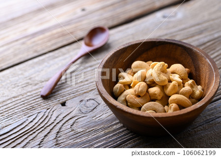 cashew nut tree nut 106062199