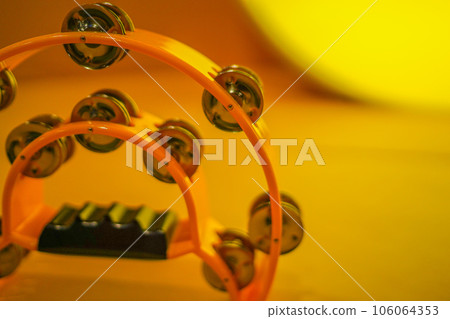 黃色手鼓的圖像 黃色手鼓的圖像 106064353