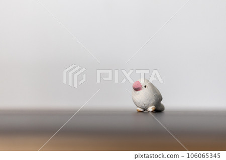 陶白麻雀雕像 106065345