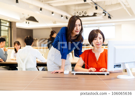 People working in the office Photo cooperation: WEEK Shibadaimon (Sun Frontier Fudousan) 106065636