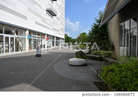 Shonan shopping malls and parks Shonan shopping malls and parks 106066675