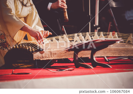 Koto concert (Japanese culture) Koto concert (Japanese culture) 106067084