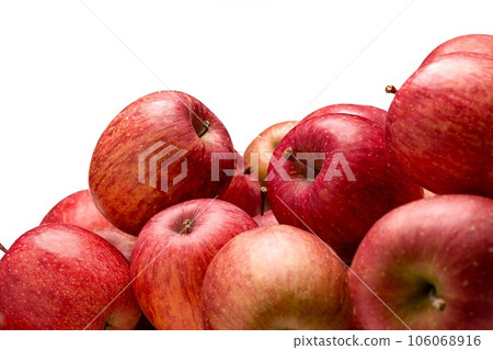 許多紅蘋果白色背景照片 106068916