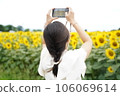 拍攝向日葵田的女人 106069614