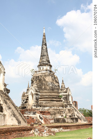 The big prang in The Wat Phrasisanpeth is famous and history landmark of Ayutthaya,Thailand The big prang in The Wat Phrasisanpeth is famous and history landmark of Ayutthaya,Thailand 106070784