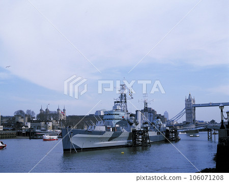 Royal Navy Belfast Memorial moored on the River Thames Royal Navy Belfast Memorial moored on the River Thames 106071208