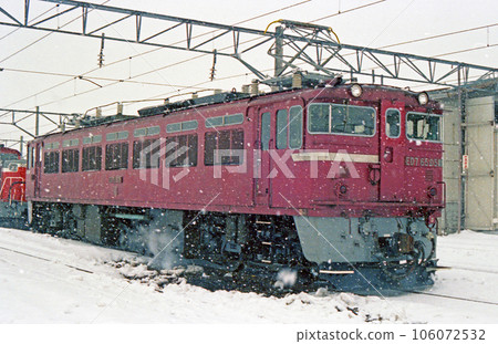 Hakodate Main Line Iwamizawa Locomotive Depot No. 2 JNR ED76-505 Hakodate Main Line Iwamizawa Locomotive Depot No. 2 JNR ED76-505 106072532