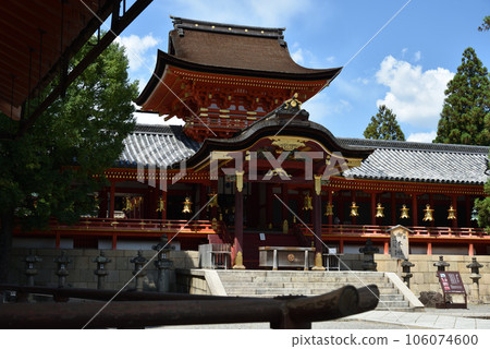 Iwashimizu Hachimangu Shrine Headquarters [National Treasure] 106074600