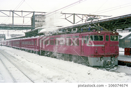 函館本線 岩見澤 JNR ED76-501（岩見澤 2 號） 106074674