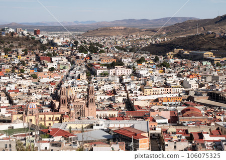 The streets of Zacatecas, Mexico 106075325