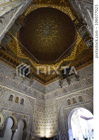 alcazar ceiling 106077023