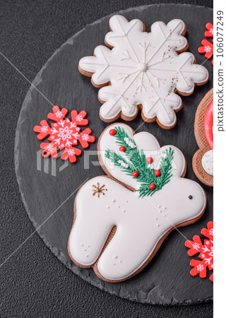 Delicious gingerbread cookies with honey, ginger and cinnamon Delicious gingerbread cookies with honey, ginger and cinnamon 106077249