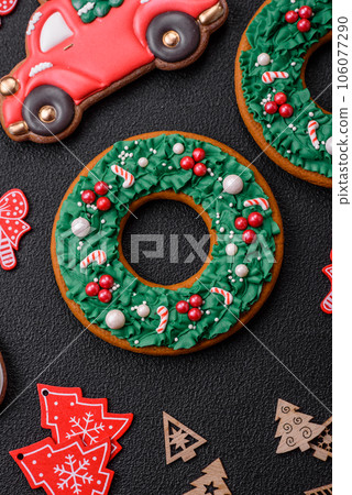 Delicious gingerbread cookies with honey, ginger and cinnamon Delicious gingerbread cookies with honey, ginger and cinnamon 106077290
