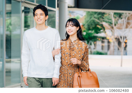 一對情侶外出（情侶） 106082480