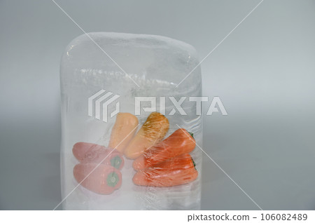 Fruit paprika in icicles 106082489