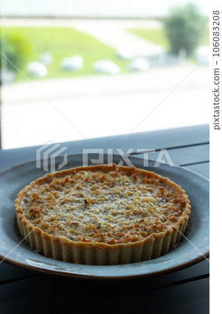 Coconut tart made with low-sugar ingredients Coconut tart made with low-sugar ingredients 106083208