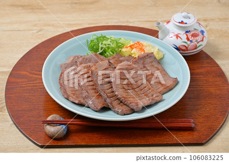 Beef tongue, beef tongue, gyutan, grilled meat, flavored beef tongue, grilled meat. 106083225