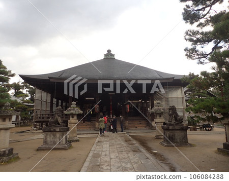 Located south of Amanohashidate, in Miyazu City, Kyoto Prefecture, Chionji is a temple of the Myoshinji sect of the Rinzai sect and is also known as Kirito, Kuzeto, and Monju of Wisdom. 106084288