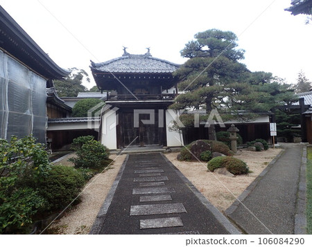 Located south of Amanohashidate, in Miyazu City, Kyoto Prefecture, Chionji is a temple of the Myoshinji sect of the Rinzai sect and is also known as Kirito, Kuzeto, and Monju of Wisdom. Located south of Amanohashidate, in Miyazu City, Kyoto Prefecture, Chionji is a temple of the Myoshinji sect of the Rinzai sect and is also known as Kirito, Kuzeto, and Monju of Wisdom. 106084290