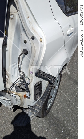 car teardown 106085772