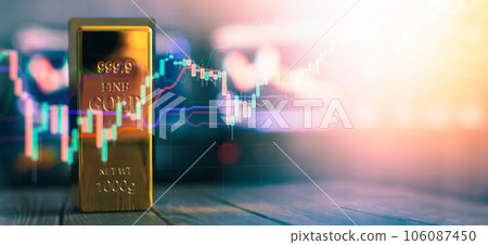 The idea of investing money in 2024, the girl chooses gold as capital is saved . 106087450