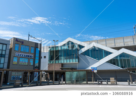Sunny blue sky and local city station building and station front image | Hakusan City, Ishikawa Prefecture 106088916