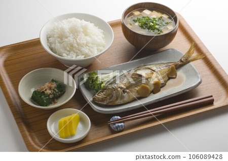 Simmered mackerel set meal 106089428
