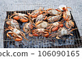 Charcoal grilled crab (BBQ) 106090165