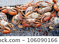 Charcoal grilled crab (BBQ) 106090166