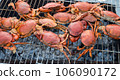 Charcoal grilled crab (BBQ) 106090172