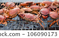 Charcoal grilled crab (BBQ) 106090173