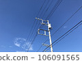 電線桿和電線在藍天 106091565