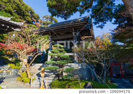 鎌倉,深秋的古都,秋色的長谷寺鐘樓 鎌倉,深秋的古都,秋色的長谷寺鐘樓 106094578