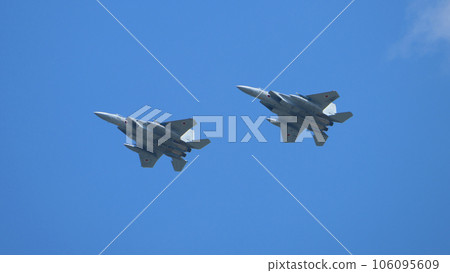 JASDF F-15 Eagle formation flying overhead 106095609