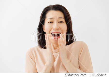 Amazing woman 106095854