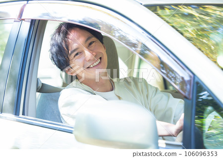 男人享受開車 106096353