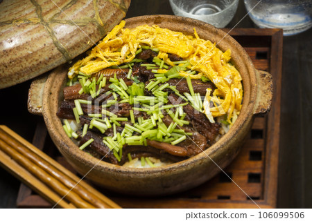 Conger eel rice bowl 106099506