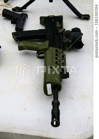 採用無托結構、射擊機構位於後部...實現緊湊性的突擊步槍“L85A1” 採用無托結構、射擊機構位於後部...實現緊湊性的突擊步槍“L85A1” 106100384