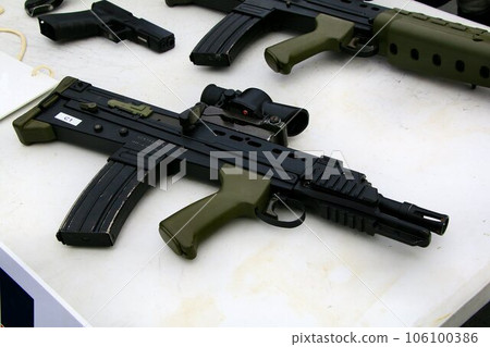 採用無托結構、射擊機構位於後部...實現緊湊性的突擊步槍“L85A1” 106100386