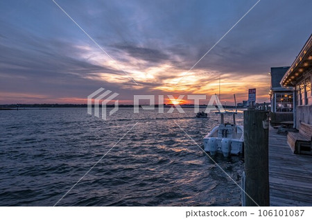 beautiful sunset in virginia beach vchesapeak bay beautiful sunset in virginia beach vchesapeak bay 106101087